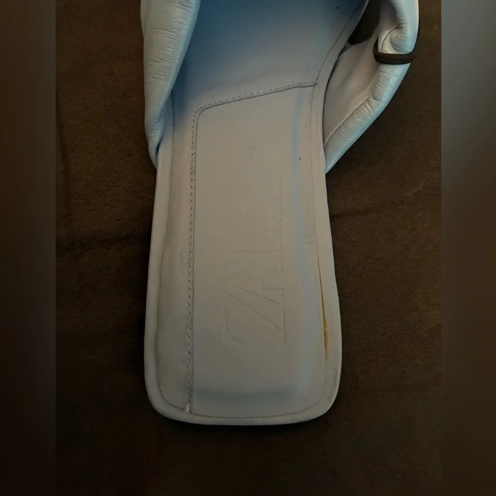 NWT. Zara Blue Padded Flat Leather Sandals Size 9.